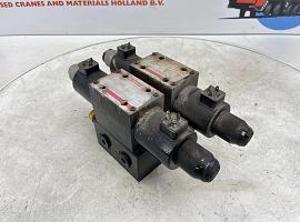 Faun ATF 60-4 Outrigger valve