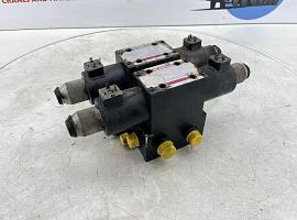 Faun ATF 60-4 Outrigger valve