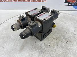 Faun ATF 60-4 Outrigger valve