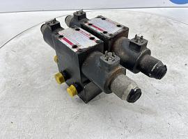 Faun ATF 60-4 Outrigger valve