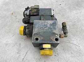 Liebherr LTM 1140 valve block 