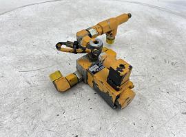 Liebherr LTM 1140 valve block 