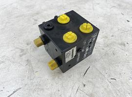 Liebherr LTM 1400-7.1 Valve block