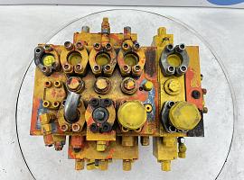 Grove GMK 5100 main valve block