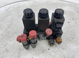 Grove GMK Valve block