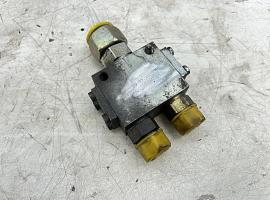 Liebherr LTM 1060/2 flow divider valve