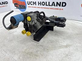 Spierings SK 477 2/2 valves and relief valve