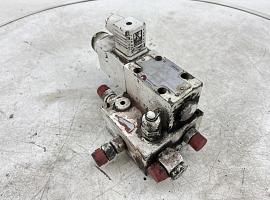 Grove GMK 3050 directional control valve