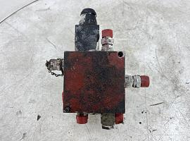 Grove GMK 3050 directional control valve