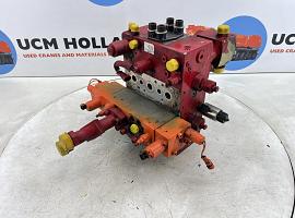 Grove GMK 3055 valve block 