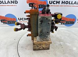 Grove GMK 3055 valve block 