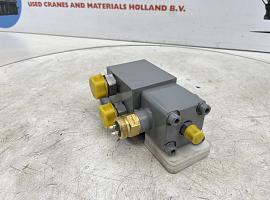 Liebherr LTM 1250-5.1 axle locking valve