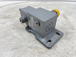 Liebherr LTM 1250-5.1 axle blocking valve