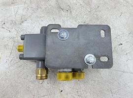 Liebherr LTM 1250-5.1 axle blocking valve
