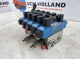 Compact truck CT2 outrigger valve