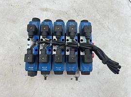 Compact truck CT2 outrigger valve