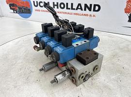 Compact truck CT2 outrigger valve
