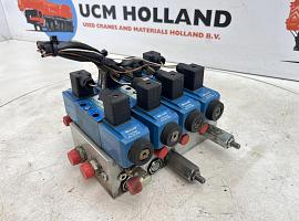 Compact truck CT2 outrigger valve
