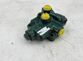 Faun ATF 30-2 Steering valve