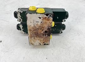 Faun ATF 30-2 outrigger valve