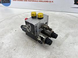 Grove GMK 5100 VALVE BLOCK SUPPORT