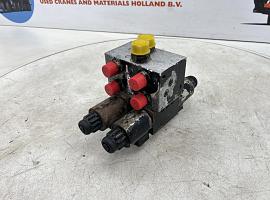 Grove GMK 5100 VALVE BLOCK SUPPORT
