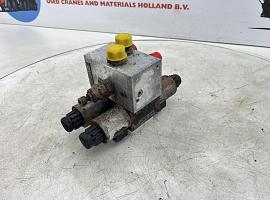 Grove GMK 5100 VALVE BLOCK SUPPORT