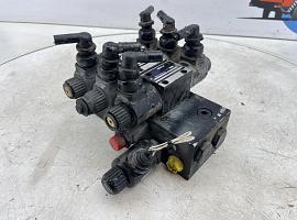 Liebherr LTM 1080-1 Outrigger valve