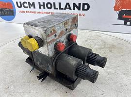 Liebherr LTM 1035-2 Outrigger valve
