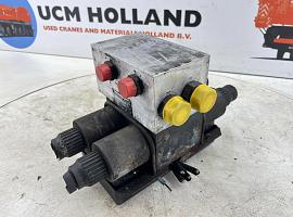 Liebherr LTM 1035-2 Outrigger valve