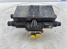 Liebherr LTM 1035-2 Outrigger valve