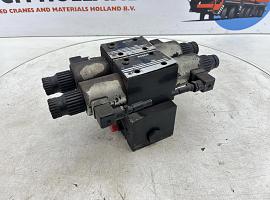 Liebherr LTM 1035-2 Outrigger valve