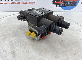 Liebherr LTM 1035-2 Outrigger valve
