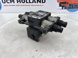 Liebherr LTM 1035-2 Outrigger valve