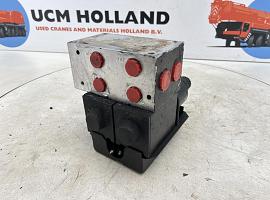 Liebherr LTM 1035-2 switch-on valve