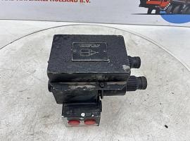 Liebherr LTM 1035-2 switch-on valve