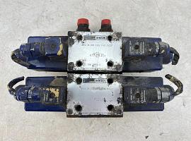 Liebherr LTM outrigger valve