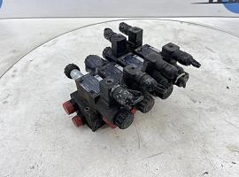 Mannesmann Rexroth outrigger valve