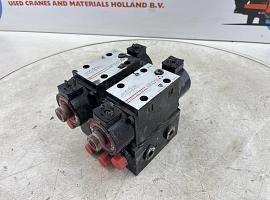 Faun ATF 60-4 outrigger control block