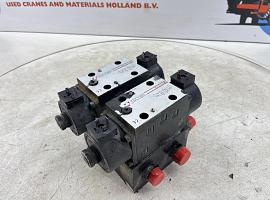 Faun ATF 60-4 outrigger control block