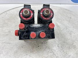 Faun ATF 60-4 outrigger control block