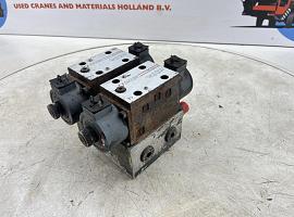 Faun ATF 60-4 outrigger control block 