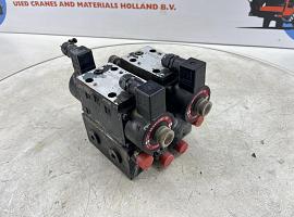Faun ATF 60-4 outrigger control block