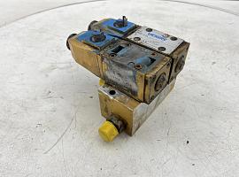 Coles AT 633 outrigger valve