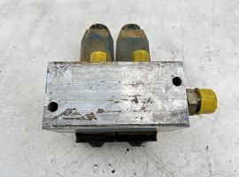 Coles AT 633 outrigger valve