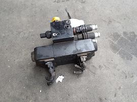 Grove GMK 6400 outrigger control block