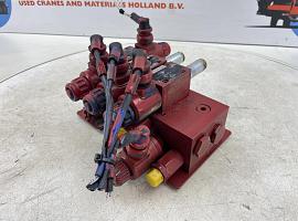 Liebherr LTM 1040-2.1 Slide valve block