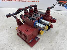 Liebherr LTM 1040-2.1 Slide valve block