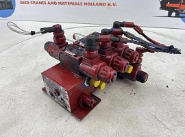 Liebherr LTM 1040-2.1 Slide valve block