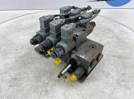 Liebherr LTM 1050-1 slide valve block